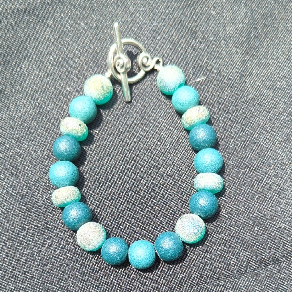 Blue and Silver Beaded Bracelet with Elegant Design